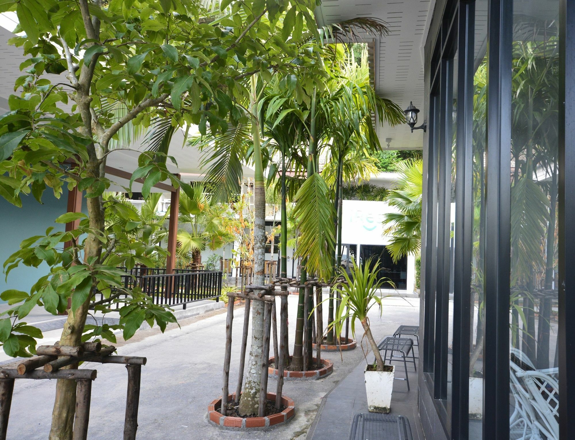Hostel Irest Ao Nang Seafront Exterior foto