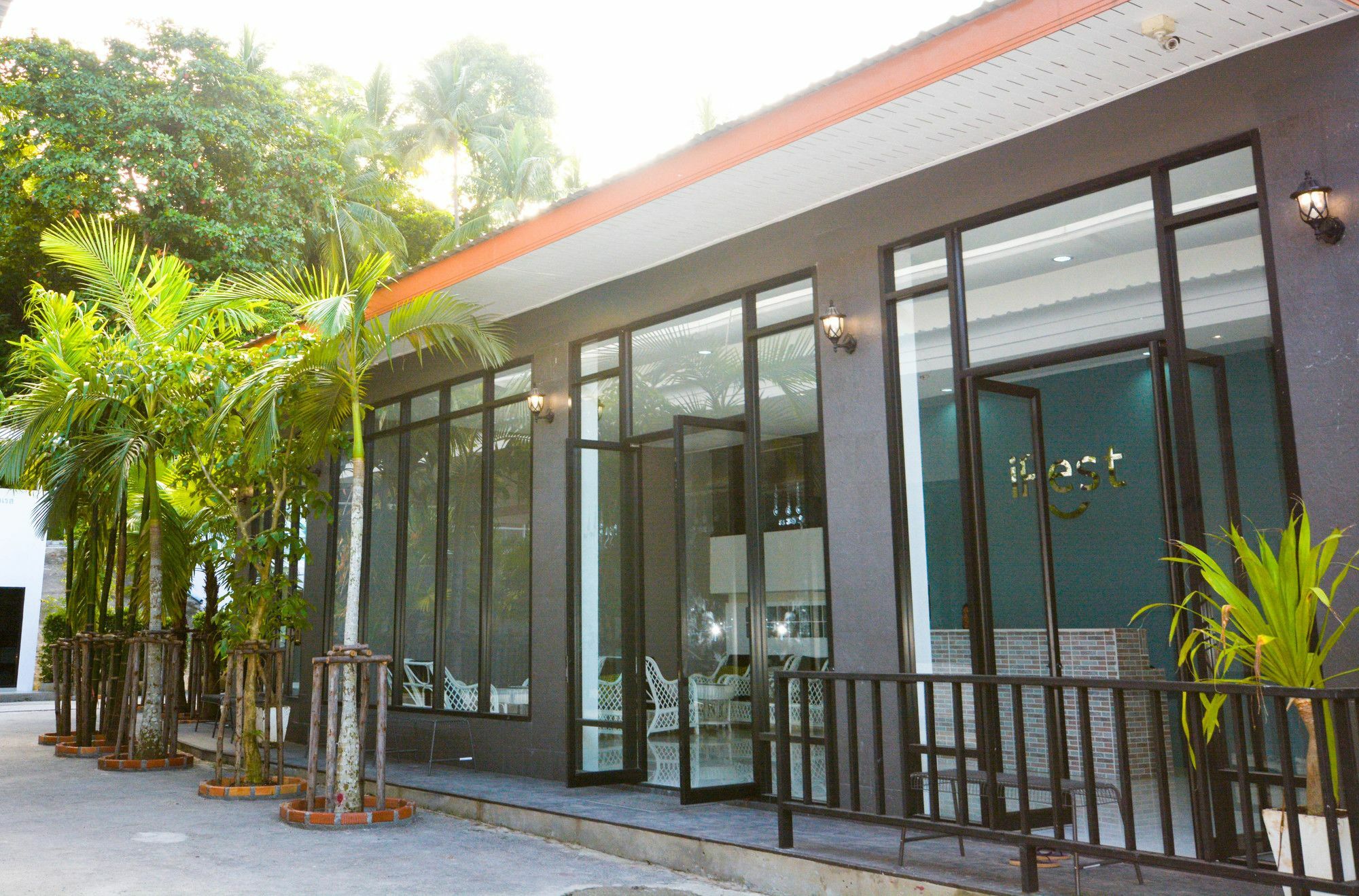 Hostel Irest Ao Nang Seafront Exterior foto