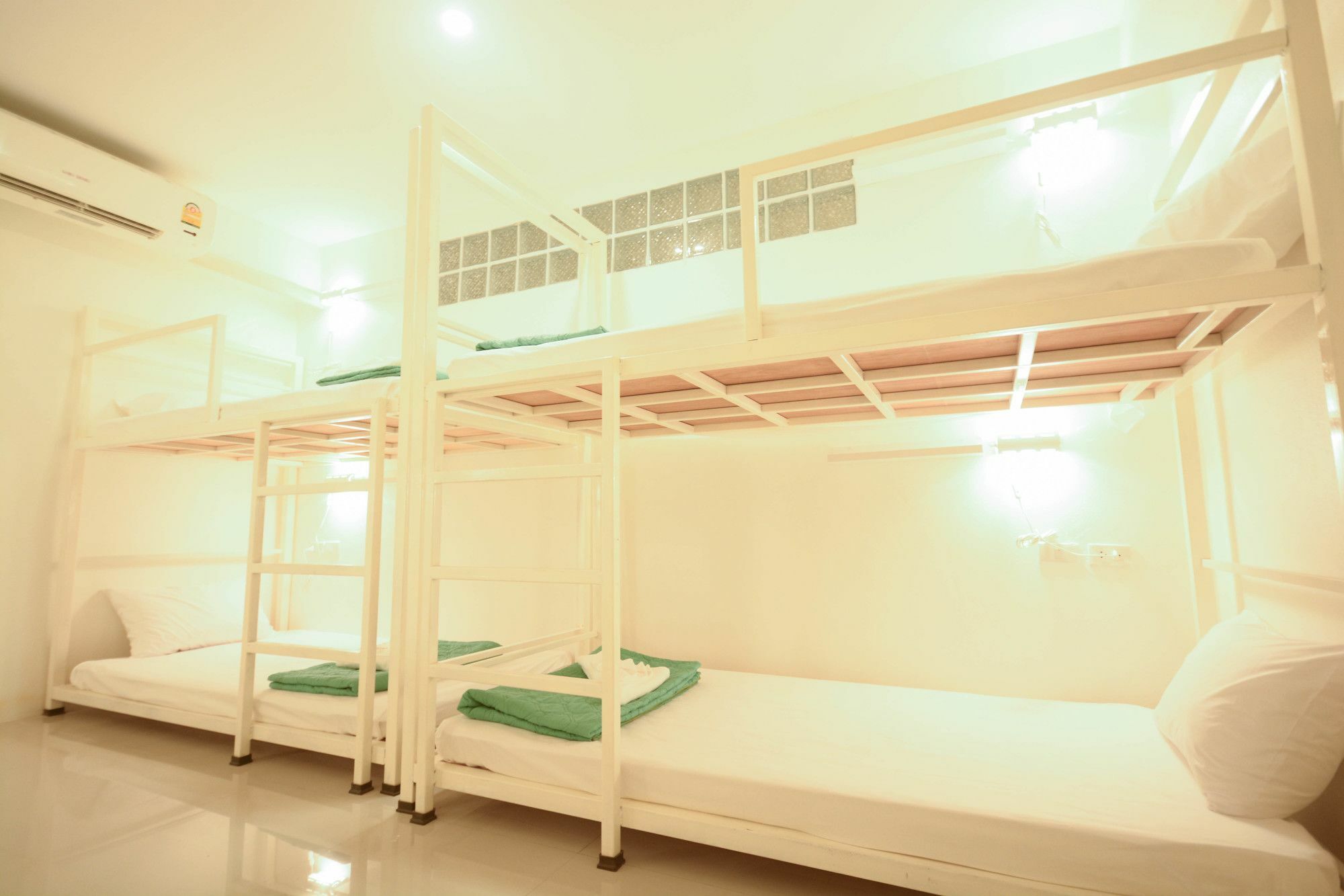 Hostel Irest Ao Nang Seafront Exterior foto